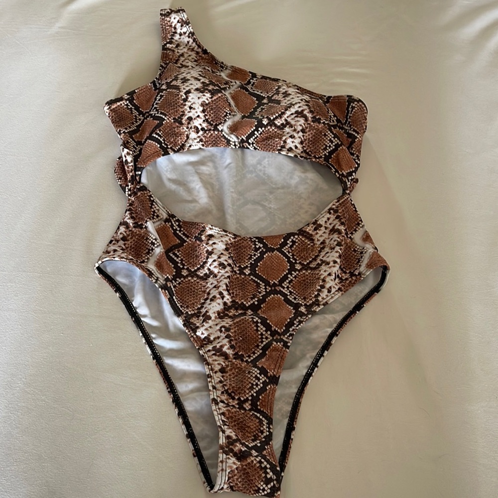 SHEIN animal print one shoulder monokini